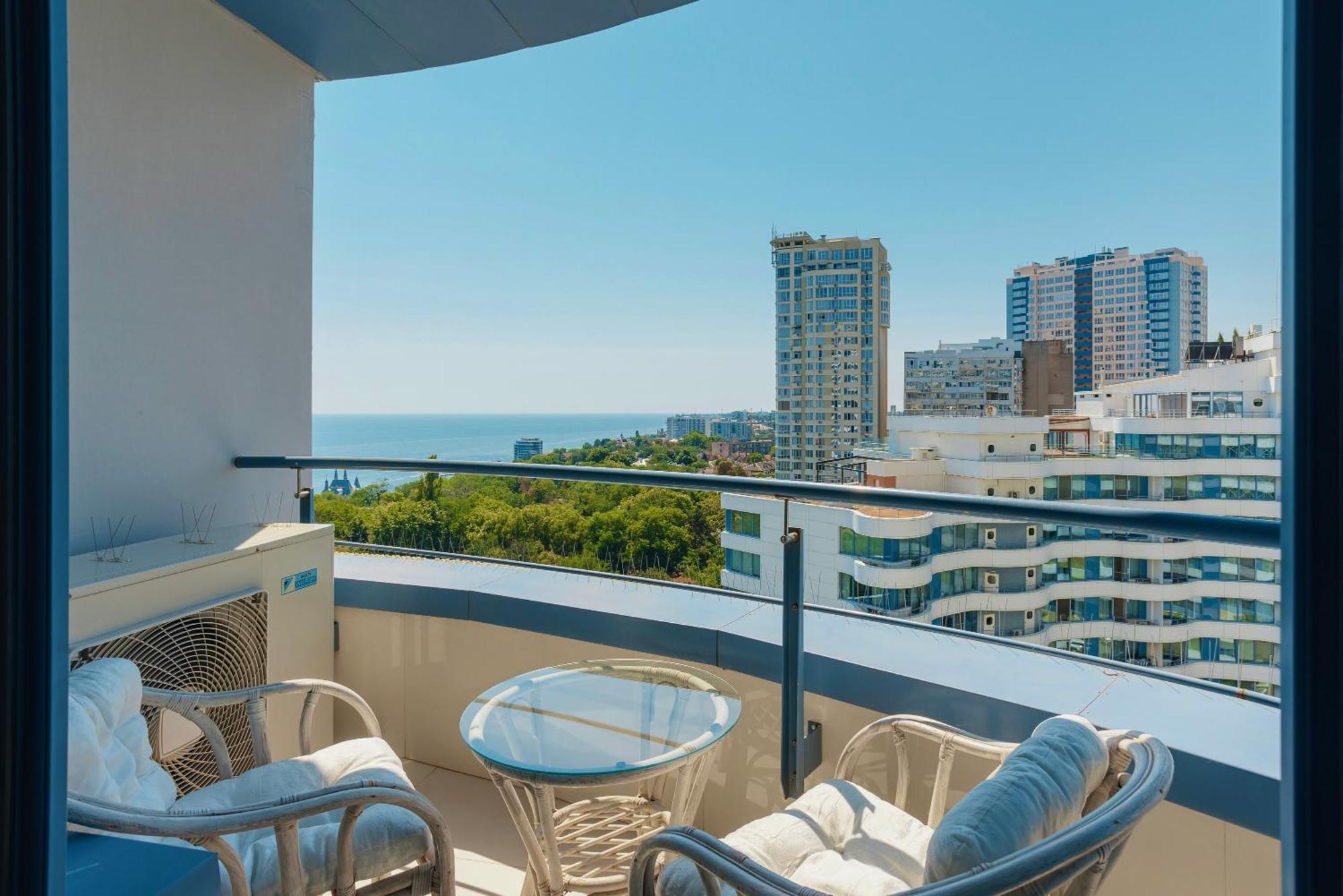 Direct Sea View Lägenhet Odessa Exteriör bild